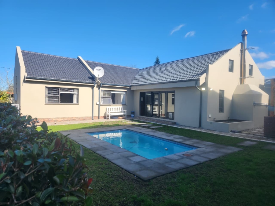 4 Bedroom Property for Sale in Blanco Western Cape